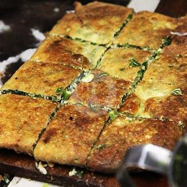 Komplit (keju+kacang+coklat) menu Martabak Bandung Akasia, Kebayoran Lama