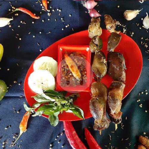 Kepala Ayam menu Bebek Hitam Klampis Asli, Klampis Ngasem
