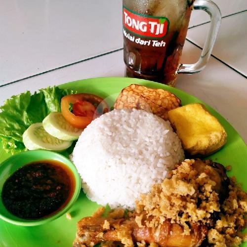 Paket komplit Ayam Kremes 321 menu Ayam Kremes Mas Jono, Sukabirus