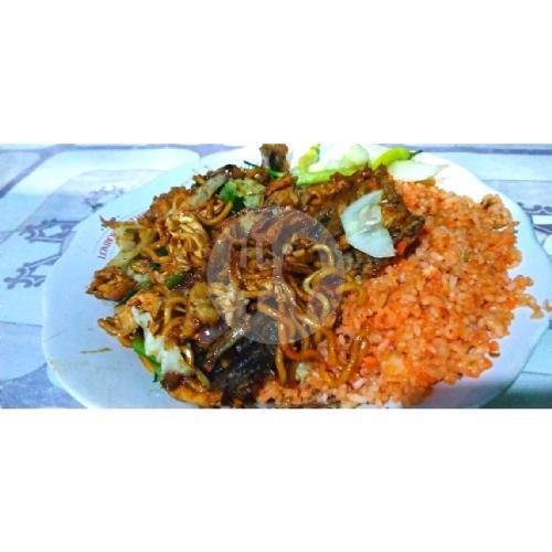 Penyetan Bebek + Nasi menu Nasi Goreng Kaget Roso, Rungkut