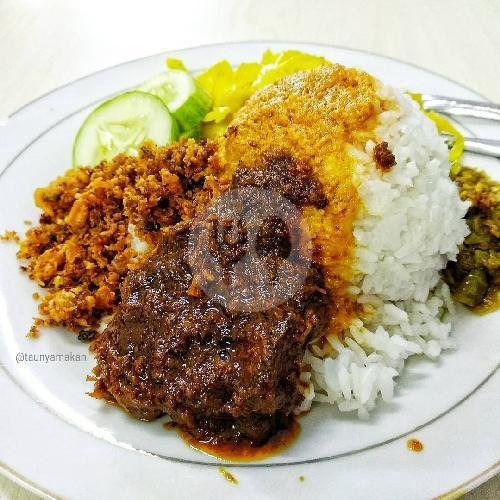 Review RM Padang Muaro Paris 2: Surga Rendang di Sukabirus Bandung