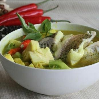 Review Pondok Bakaran Ikan Bakar Giwangan: Pengalaman Kuliner Ikan Bakar yang Menggugah Selera di Yogyakarta