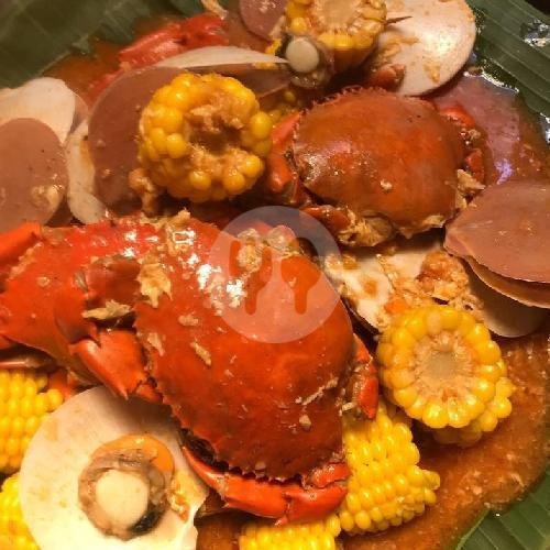 Kepiting Mix Kerang Darah menu Nyonya Krabs Seafood, Ngadiluwih