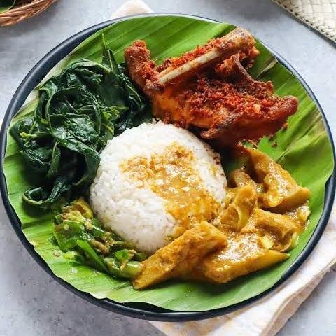 Paket Nasi Kapau + Lauk Olahan Ayam menu Nasi Kapau Sabana Asli Hj Zaidar, Kramat, Senen, Jakarta Pusat