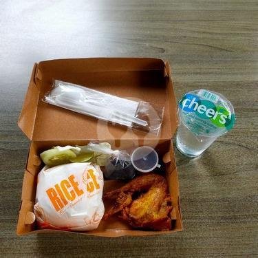 Paket 2 : Paha/Dada Bakar Madu + Nasi + Sambal + Lalapan + Cheers Gelas menu Ayam Goreng Bakar Gokar Kencana, Mulyorejo