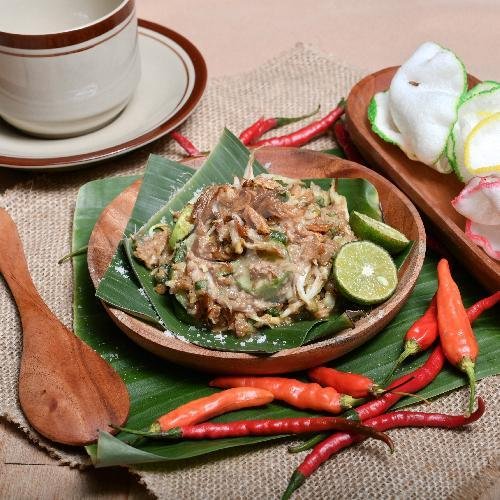 Karedok menu Lotek Rujak Teh Susum, Batujajar