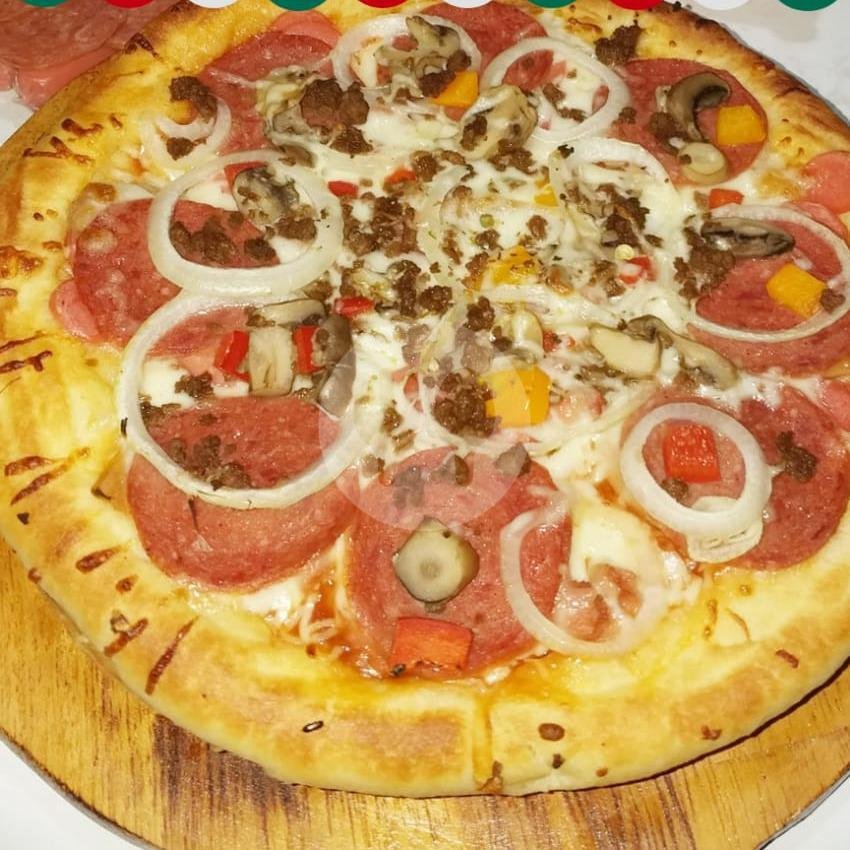 Meat Lover L menu Pizza Dezzo, Godean