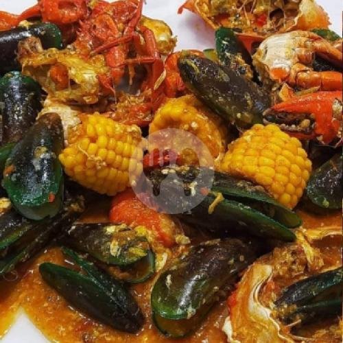 Review Seafood Kerang Tumpah Kang Dansek: Surga Kerang di Cimahi