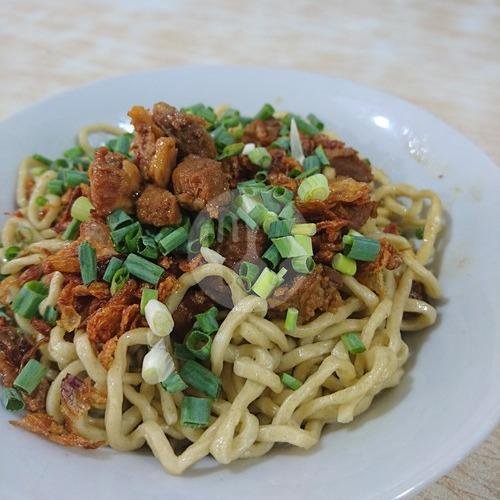 Bakmi Gandi 73: Nostalgia Rasa Autentik di Muara Karang