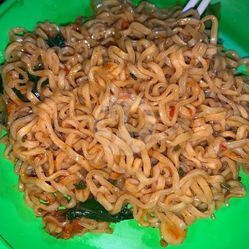 Mie Rawit Mama: Surga Mie Pedas di Jl. Raya Perintis Kemerdekaan