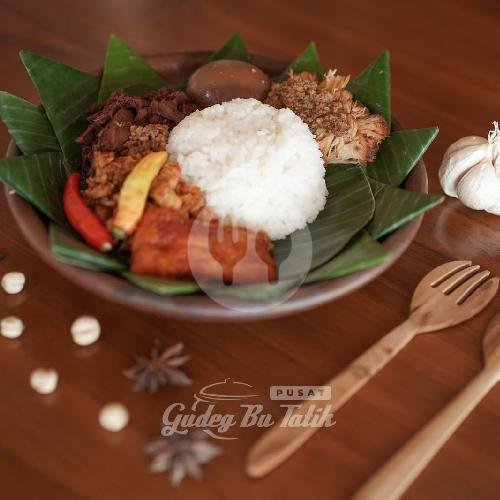 Nasi Gudeg Krecek Telur Sayap menu Gudeg Bu Tatik, Prawirotaman