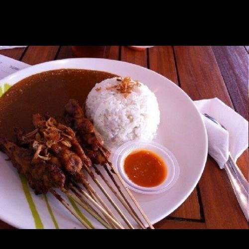 Sate Ayam Dan Lontong menu Sate Ayam & Sapi Madura Kang Fandy, Astana Anyar