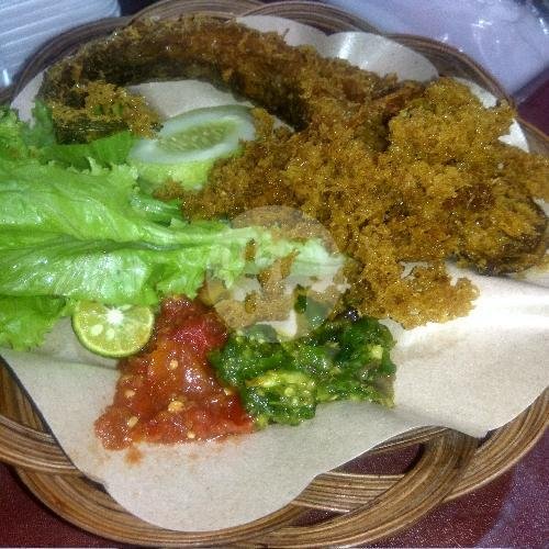 Ayam Paha Kremes menu Ayam Penyet Sambel Setan Blekok, Kota Bambu Utara