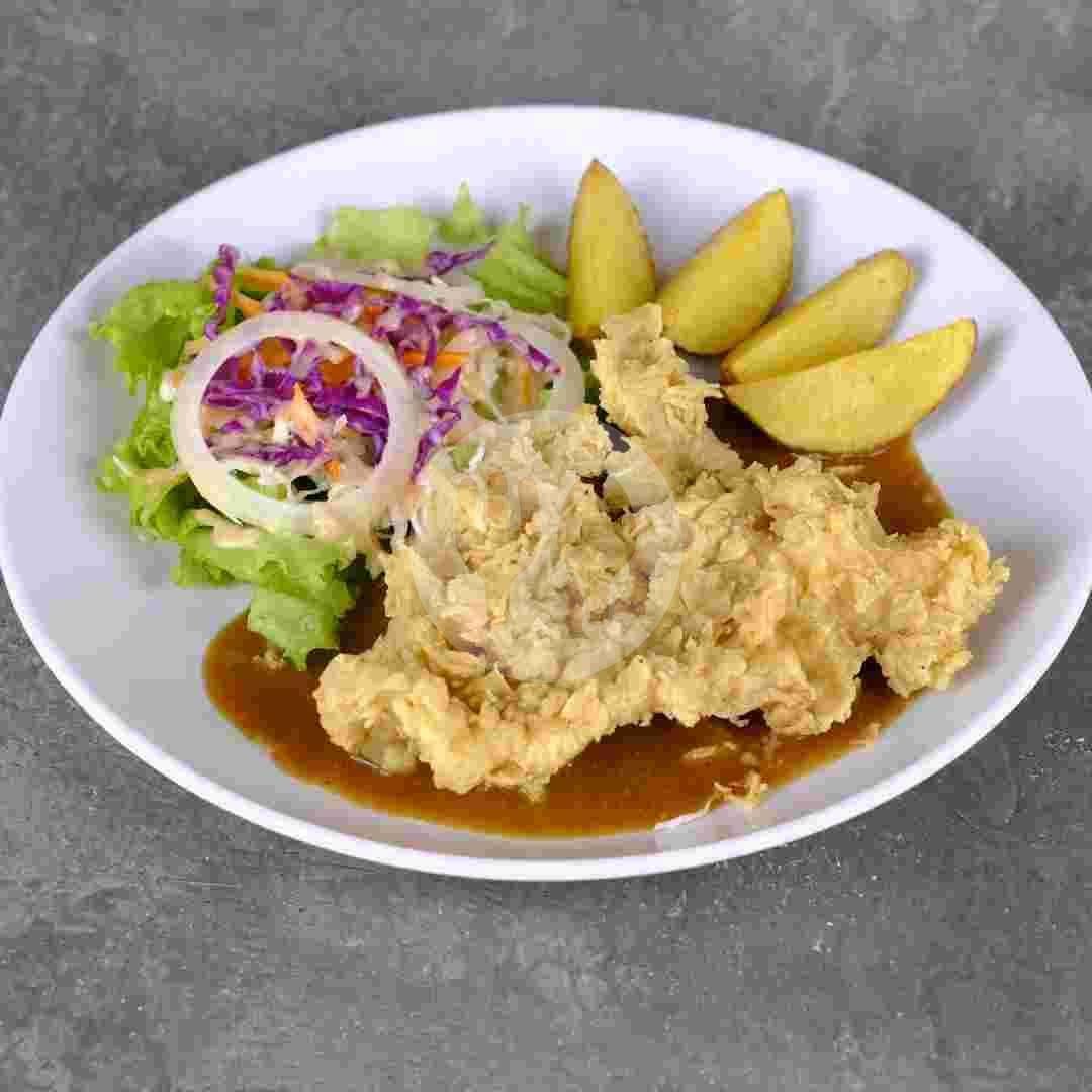 Chicken Crispy Salad menu SFA Steak & Resto, Adi Sumarmo