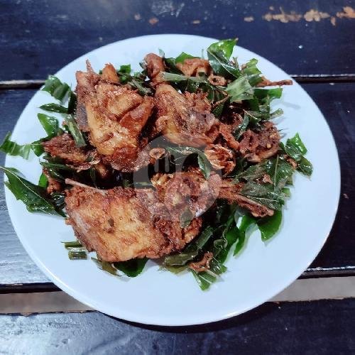 Ayam Tangkap Dong 1 Potong menu Dong Sie At Mie Aceh, Ahmad Yani