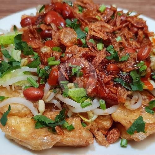 Soto Seger Ayam Suwir + Nasi Putih menu Kupat Tahu Magelang Mbak Rini, Vila Dago