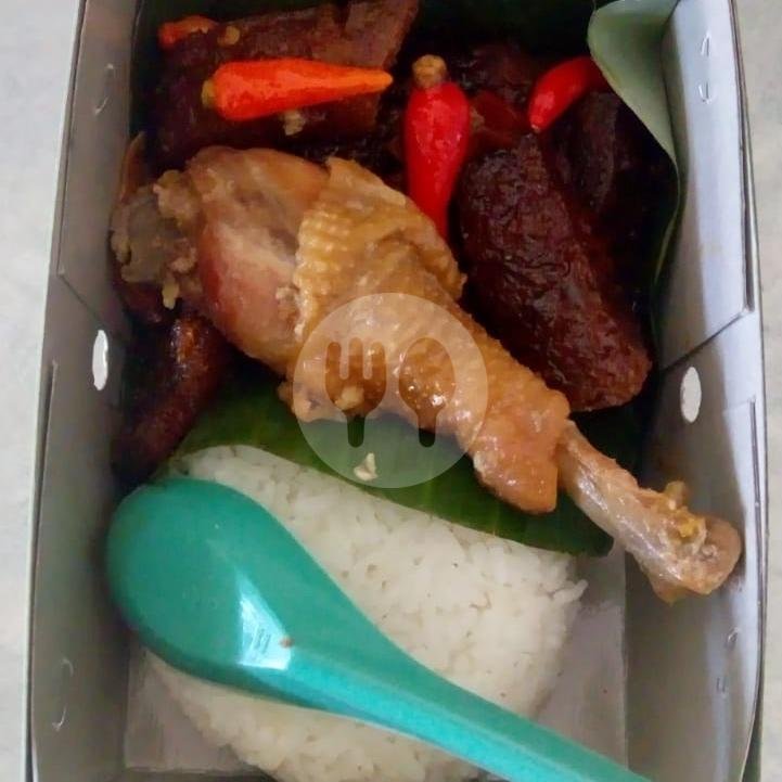 Nasi Gudeg Sambal Goreng Komplit (Dos Besar) menu Gudeg Ayu, Sukoharjo