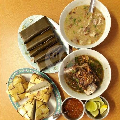 Barongko menu Coto Makassar Persib, Ahmad Yani
