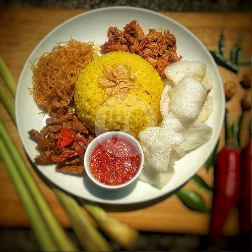 Nasi Kuning Ayam Goreng Pentul/Sayap menu Nasi Kuning dan Ayam Bakar Dapur Ceria, Sarijadi