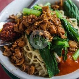 Mie Ayam Ajibarang: Pengalaman Kuliner yang Bikin Lidah Joget di Bandung