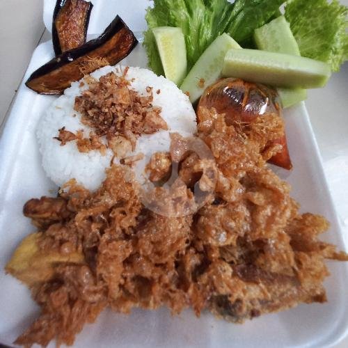 Lele Sambal Pecak menu Dapur Mama Azka, Koto Tangah