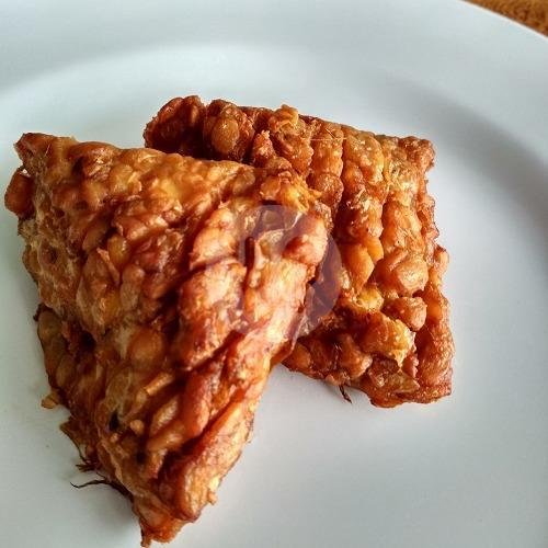 Kerupuk menu Iga Bajog dan Soto Pak Marto, Gejayan