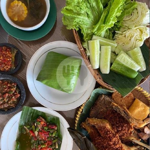 Gepuk menu Dapur Thania, Talun