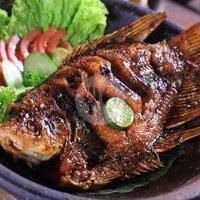 Ayam Bakar menu SHSD Sambel Hejo Sambel Dadak, Cempaka Putih