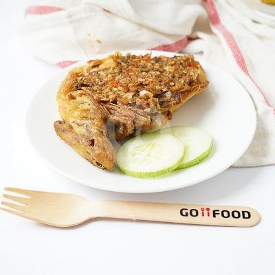 Ayam Serundeng menu Rumah Makan Barokah Terminal Kajen