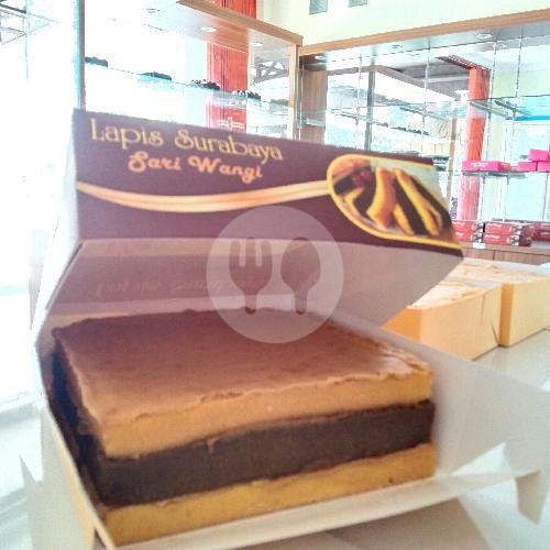 Review Toko Kue Sari Wangi: Pengalaman Nyemil Kue Enak di Cirebon