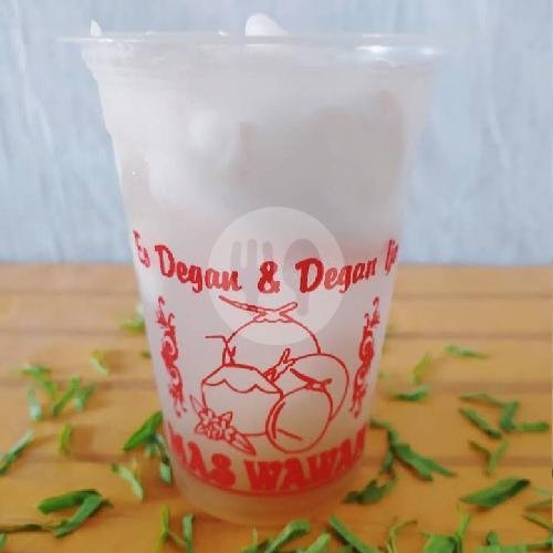 Es Degan & Degan Ijo Mas Wawan: Surga Es Kelapa di Tambaksari Surabaya