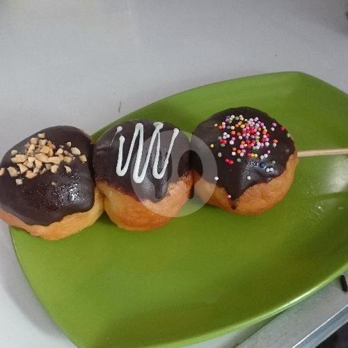 Bomboloni Isi Bluberry menu Habibie Bakery, Batu