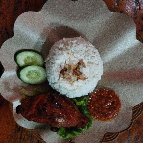 Review Dapur Mbah Uyut: Pengalaman Kuliner yang Menarik di Maos