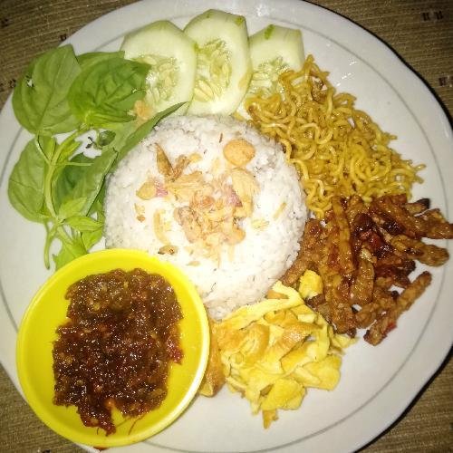 Nasi Uduk Bebek Goreng menu Nasi Uduk & Pecel Lele Cendana, Sukarasa