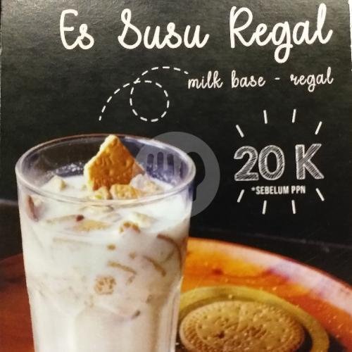 Es Kopi Susu Vanilla menu Communal Coffee & Eatery, Kertajaya