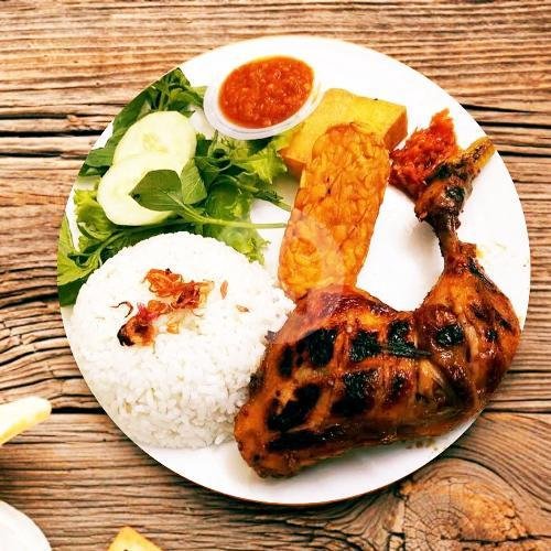 Review Ayam Bakar Teh Neng: Kenangan dan Rasa yang Menggetarkan Jiwa di Bandung