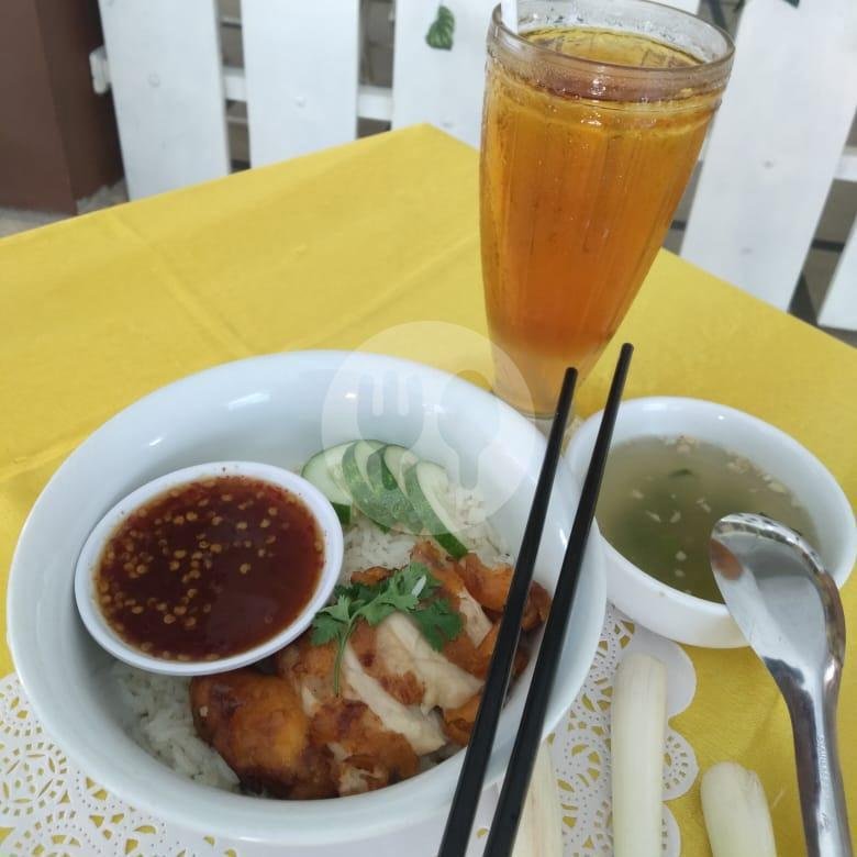 Ayam Dalam Nanas menu Warung Phuket Thailand, Cokroaminoto