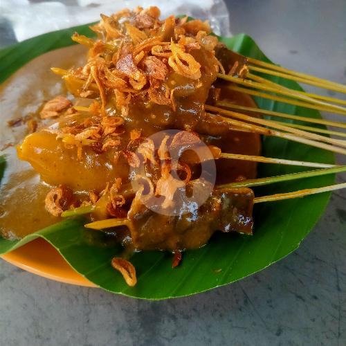 Sate Padang Daging Seporsi Pake Ketupat menu Sate Padang Mak Uncu, Pondok Gede
