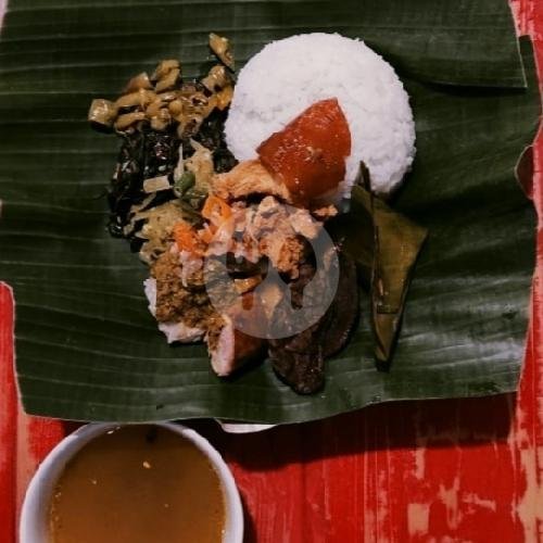 Nasi Campur Biasa menu Warung Bu Komang, Pura