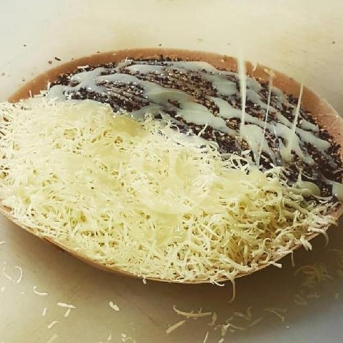 Blueband Sedang Keju, Kacang, Coklat, Wijen menu Martabak Bangka Qiu Qiu, Cipondoh