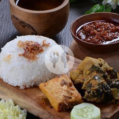 Nasi Ayam Betutu Bali menu Bangjo Klampis - Nasi Campur, Soto Betawi, Bebek Goreng, Sukolilo