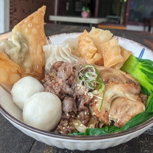 Mie Ayam Original menu Mie Sapi Perjuangan, Parangtritis