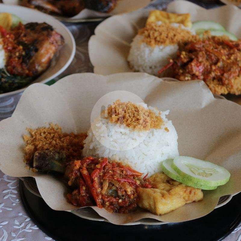 Kulit Crispy menu Ayam Goreng Nelongso, Bangil