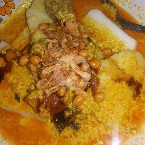 Lontong Kari Sapi+Kerupuk Udang menu Lontong Kari Sapi & Nasi Kuning Rayi Raka, Encep Kartawiria