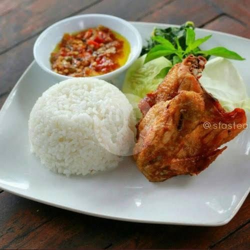 Pecel lele + Nasi Putih menu Roti Bakar 47, Pisang Bakar & STMJ, Ciracas