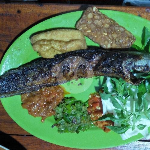Bebek Goreng menu Pecel Lele MBS, Muntilan