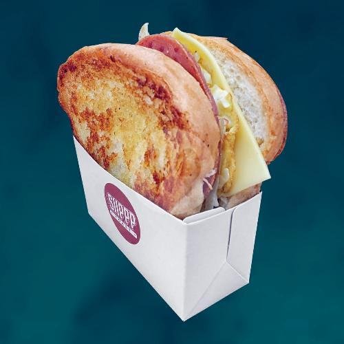 Beef Supreme menu Kopi Siippp Toast Palur Plasa, Palur Plasa
