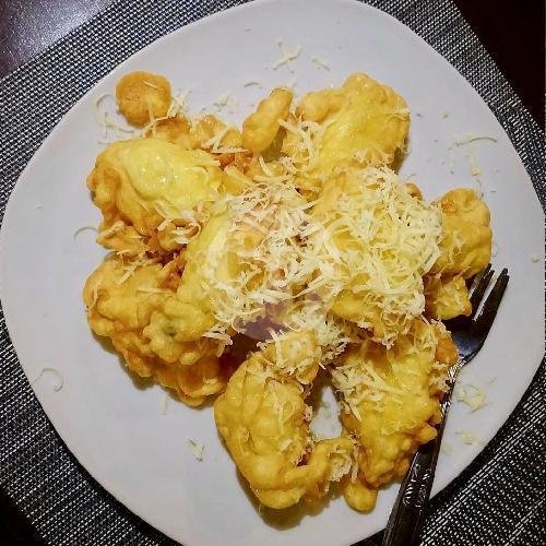 Gurame Goreng Garing menu Cimoll Resto, Ipda Tut Harsono