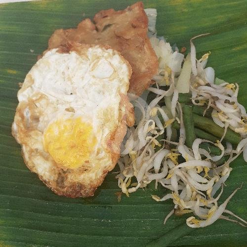 Nasi Pecel + Telor Mata Sapi + Gorengan menu Nasi Pecel Bu Tati, Tebet