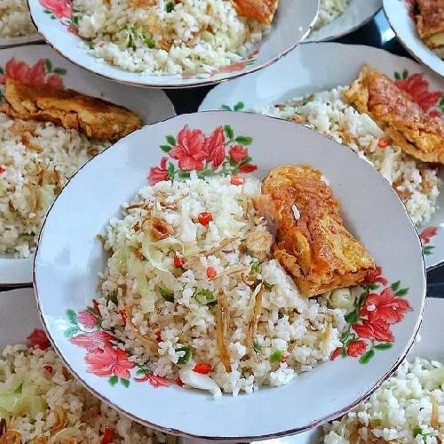 Nasi Goreng Kampung Telur menu Mie Aceh Kota Juang, Pemuda